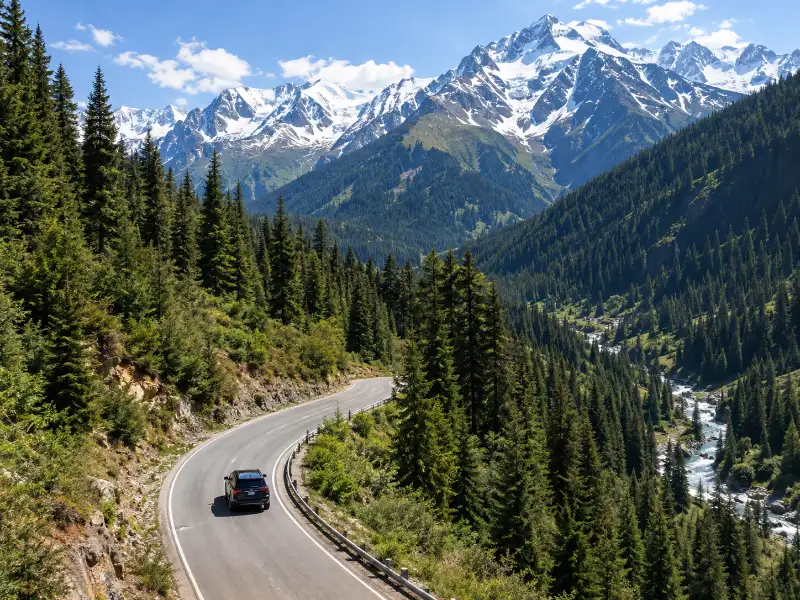 Großer Almaty-See mit dem Auto inkl. Hotelabholung